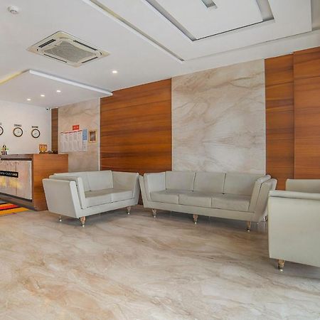 Vaccinated Staff- Townhouse Oak Hotel Silvotel อินดอร์ ภายนอก รูปภาพ