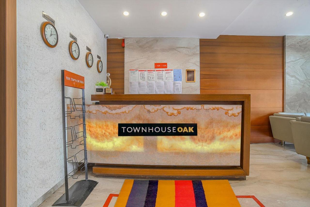 Vaccinated Staff- Townhouse Oak Hotel Silvotel อินดอร์ ภายนอก รูปภาพ