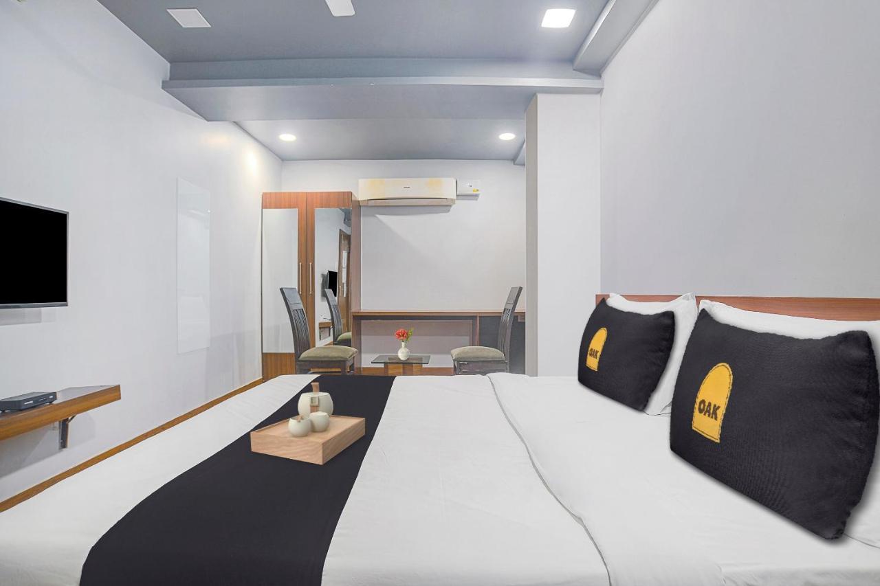 Vaccinated Staff- Townhouse Oak Hotel Silvotel อินดอร์ ภายนอก รูปภาพ