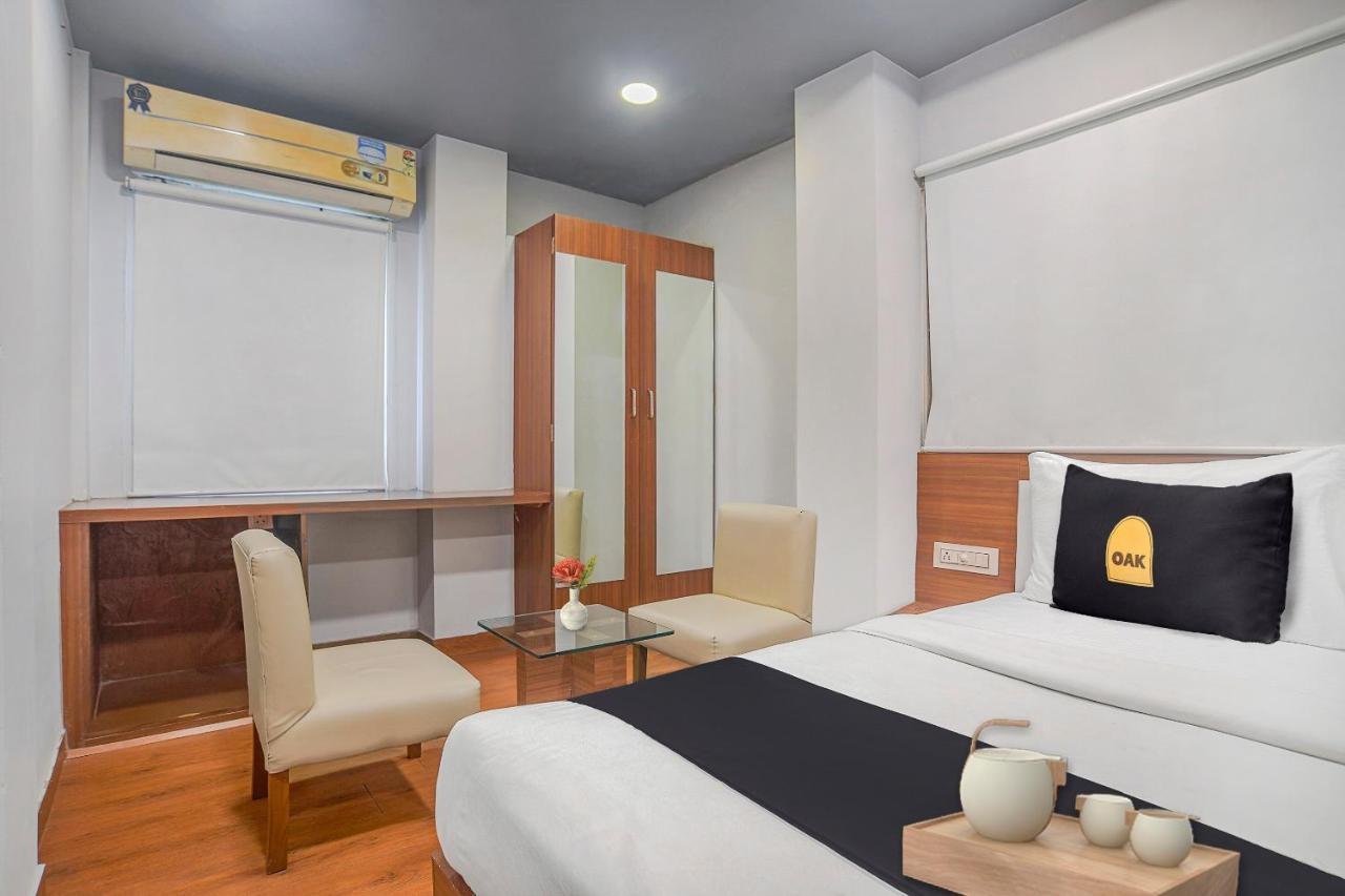 Vaccinated Staff- Townhouse Oak Hotel Silvotel อินดอร์ ภายนอก รูปภาพ