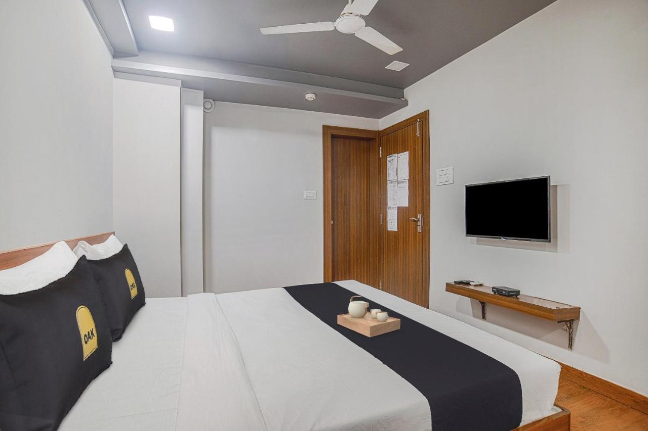 Vaccinated Staff- Townhouse Oak Hotel Silvotel อินดอร์ ภายนอก รูปภาพ
